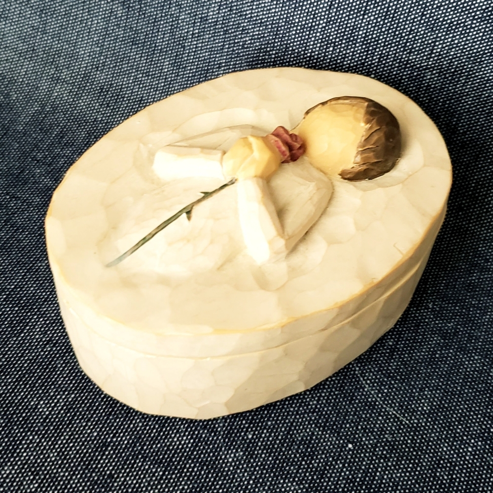 WILLOW TREE Loving Angel Keepsake Box